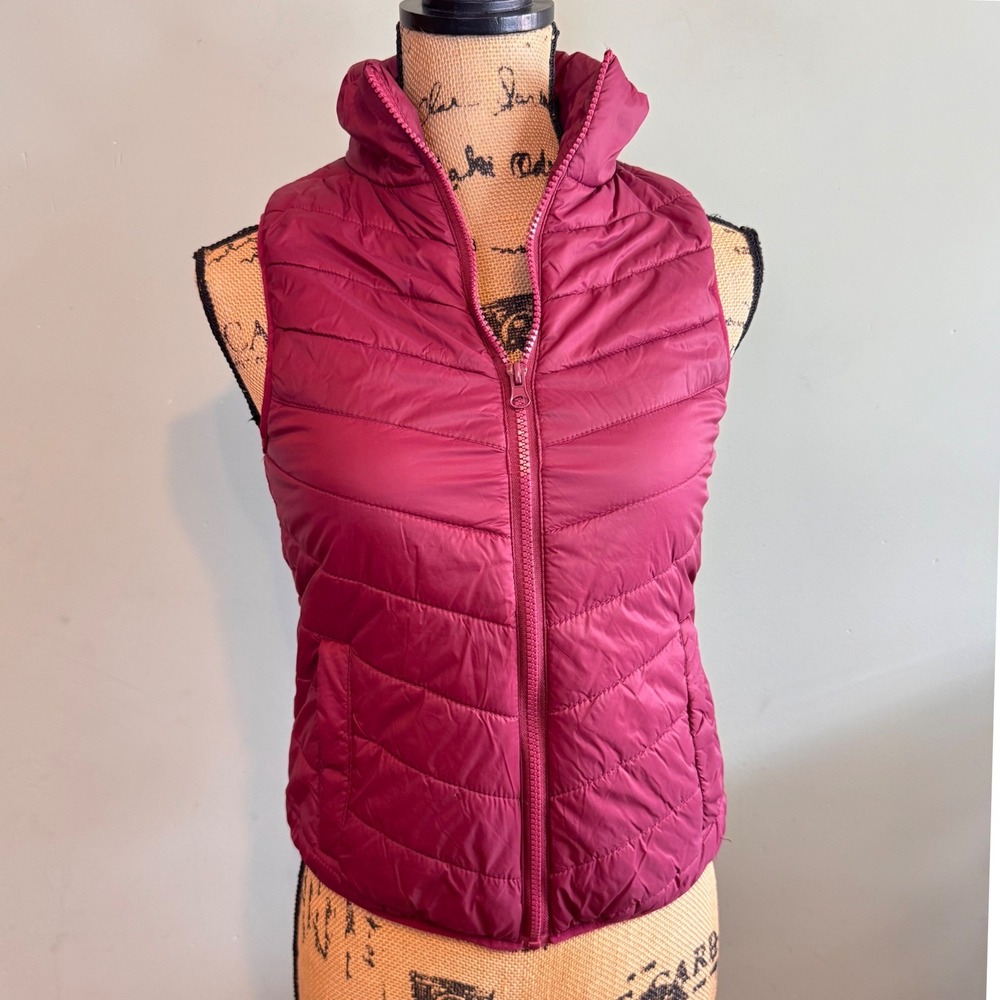 Arizona Jean Co Puffer Vest Womens XS Burgundy Maroon Quilted Full Zip Mock Neck